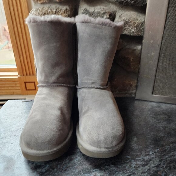 UGG Short Continuity Bow Gray Boots Size 10 - Picture 3 of 15